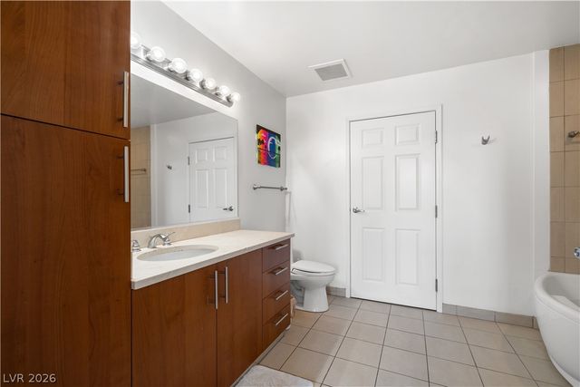 200 West Sahara Avenue 1804, Las Vegas, NV 89102