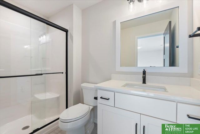 5607 N 213th Avenue, Elkhorn, NE 68022