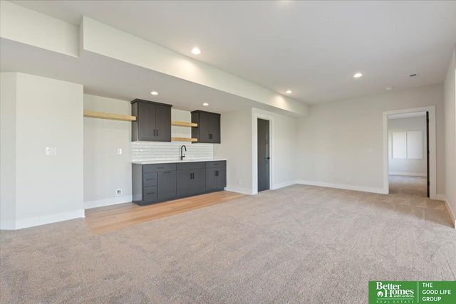 5607 N 213th Avenue, Elkhorn, NE 68022