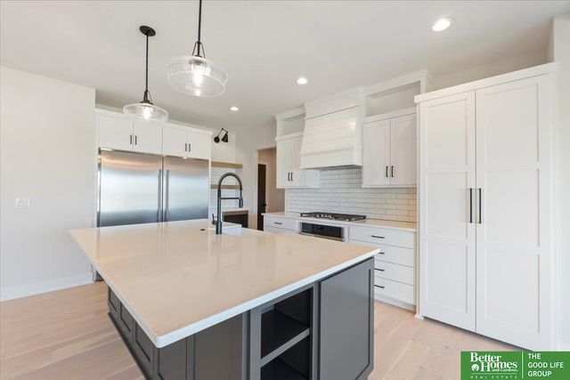 5607 N 213th Avenue, Elkhorn, NE 68022