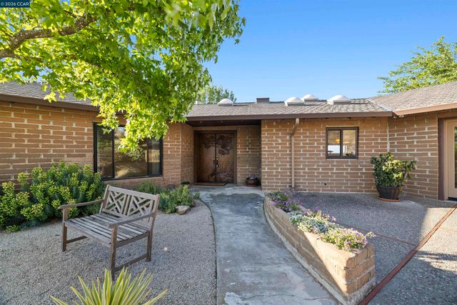 9015 Doubletree Ln, Livermore, CA 94551