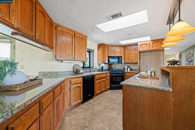 9015 Doubletree Ln, Livermore, CA 94551