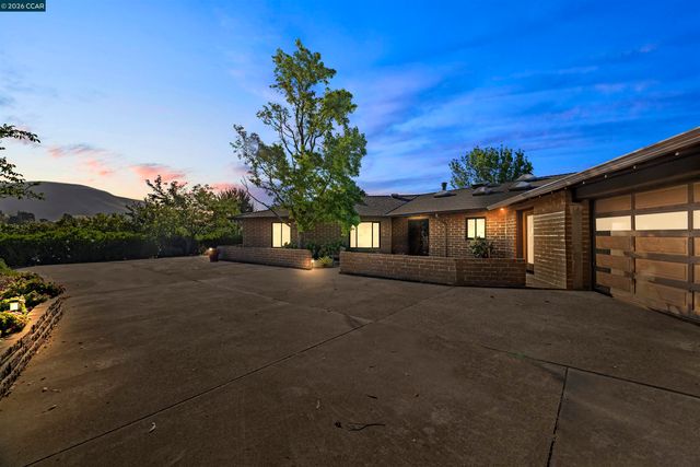9015 Doubletree Ln, Livermore, CA 94551