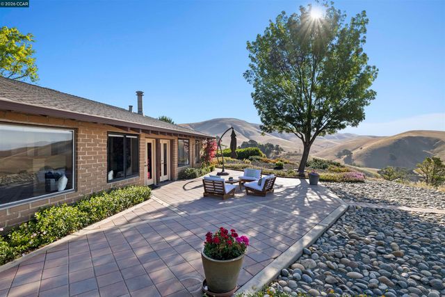 9015 Doubletree Ln, Livermore, CA 94551