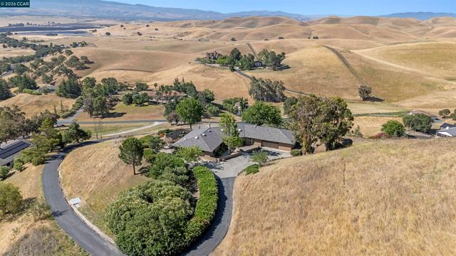 9015 Doubletree Ln, Livermore, CA 94551
