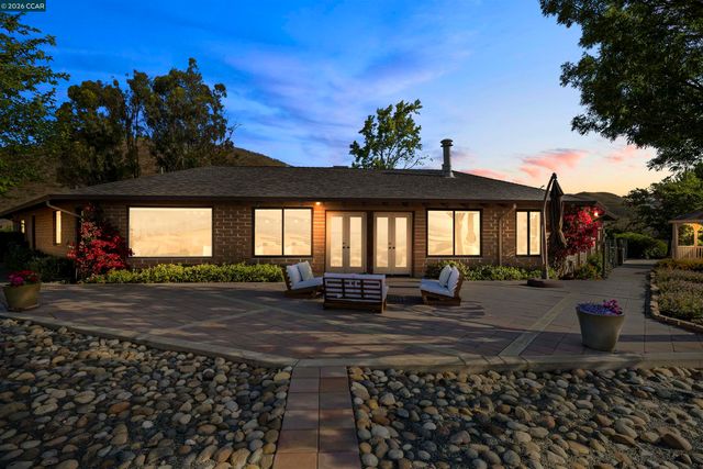 9015 Doubletree Ln, Livermore, CA 94551