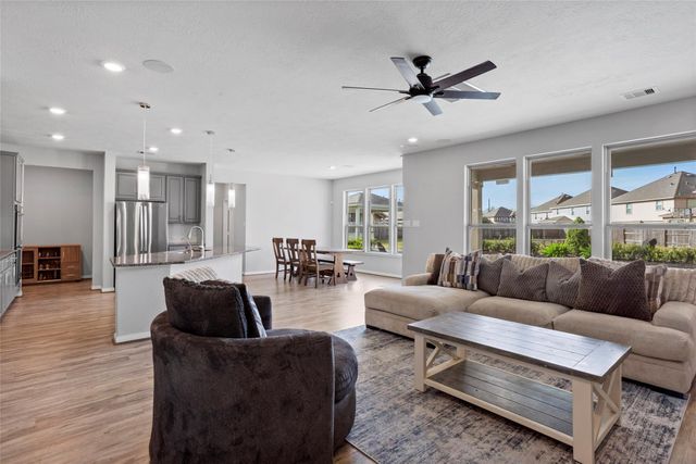 14112 Wedgewood Lakes Court, Pearland, TX 77584