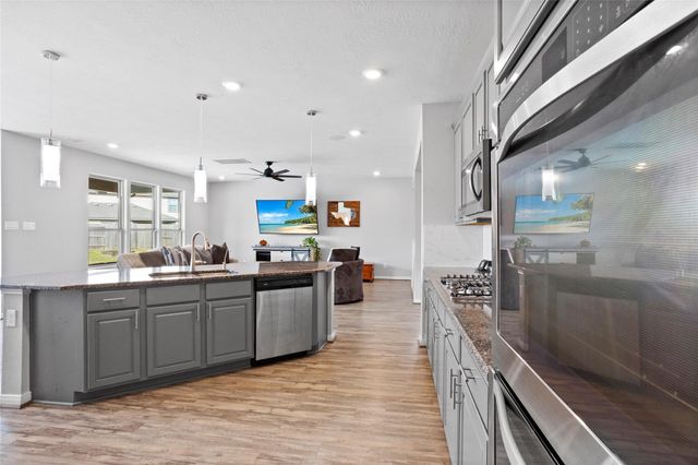 14112 Wedgewood Lakes Court, Pearland, TX 77584