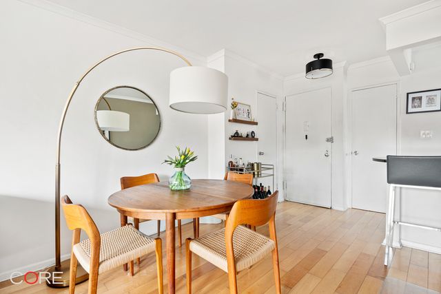 201 W 21st St Apt 15C, New York City, NY 10011