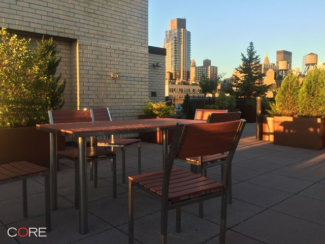 201 W 21st St Apt 15C, New York City, NY 10011