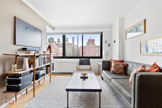 201 W 21st St Apt 15C, New York City, NY 10011