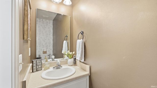 12303 Cliff View Court, Fort Wayne, IN 46818