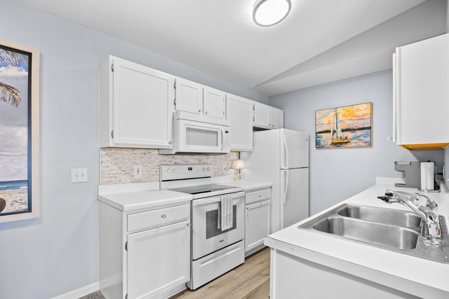 8641 S Bridge Dr Apt L, Surfside Beach, SC 29575