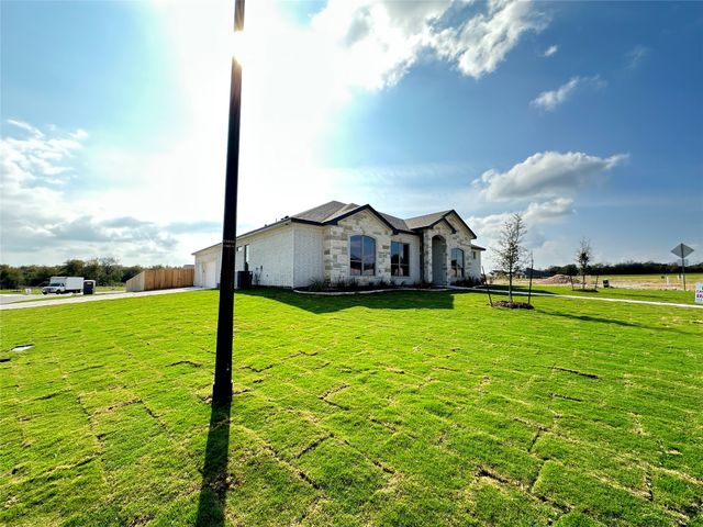 202 Lasso Loop, Lorena, TX 76655