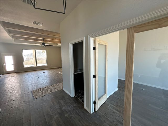 202 Lasso Loop, Lorena, TX 76655