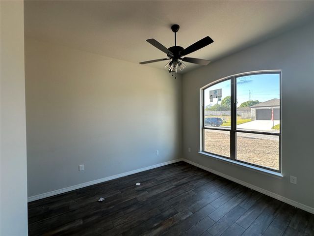 202 Lasso Loop, Lorena, TX 76655