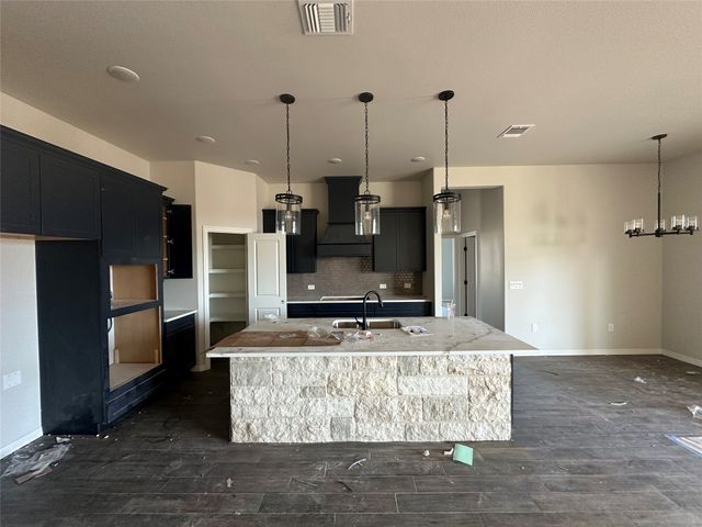 202 Lasso Loop, Lorena, TX 76655