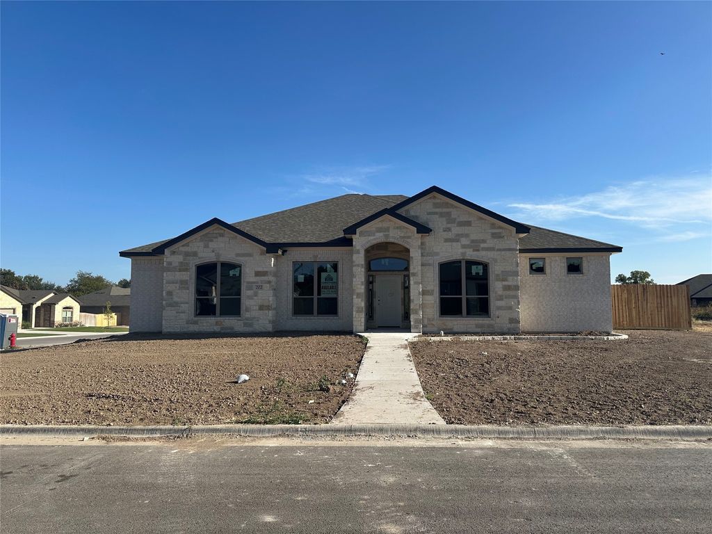 202 Lasso Loop, Lorena, TX 76655