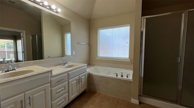 5823 Sunny Meadow Lane, Grand Prairie, TX 75052
