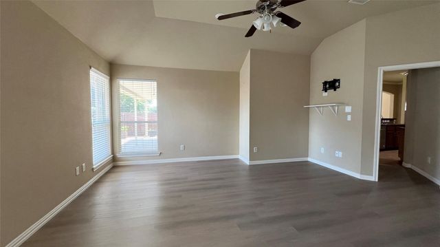5823 Sunny Meadow Lane, Grand Prairie, TX 75052