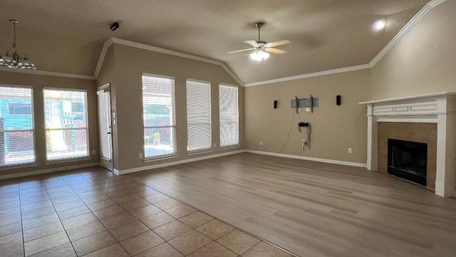5823 Sunny Meadow Lane, Grand Prairie, TX 75052