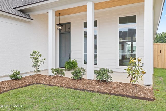 107 Harvest Creek Lane, Lafayette, LA 70508