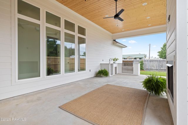 107 Harvest Creek Lane, Lafayette, LA 70508