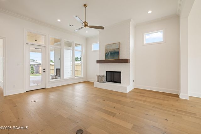 107 Harvest Creek Lane, Lafayette, LA 70508