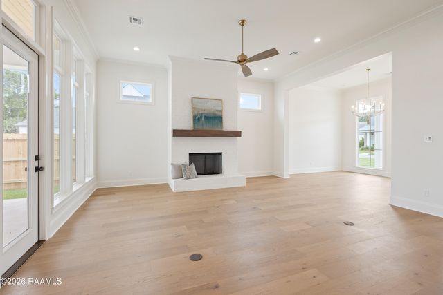 107 Harvest Creek Lane, Lafayette, LA 70508