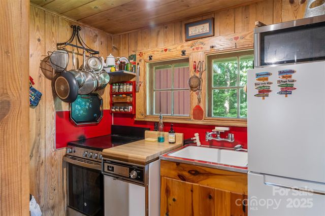 929 Soco Road, Maggie Valley, NC 28751