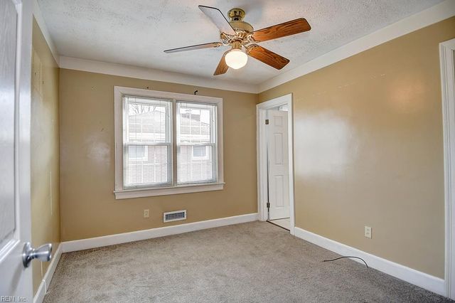 35 N Greenfield AVE, Hampton, VA 23666