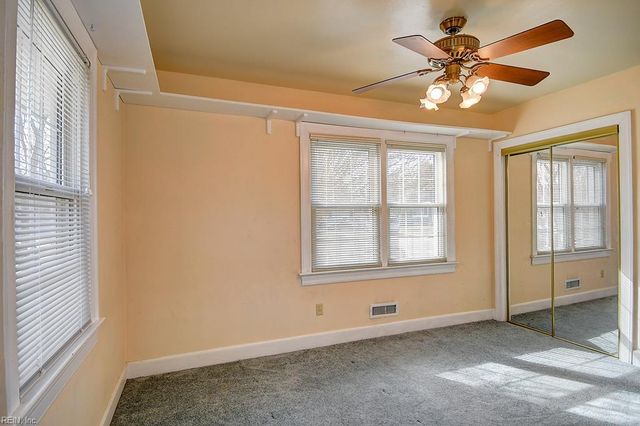 35 N Greenfield AVE, Hampton, VA 23666