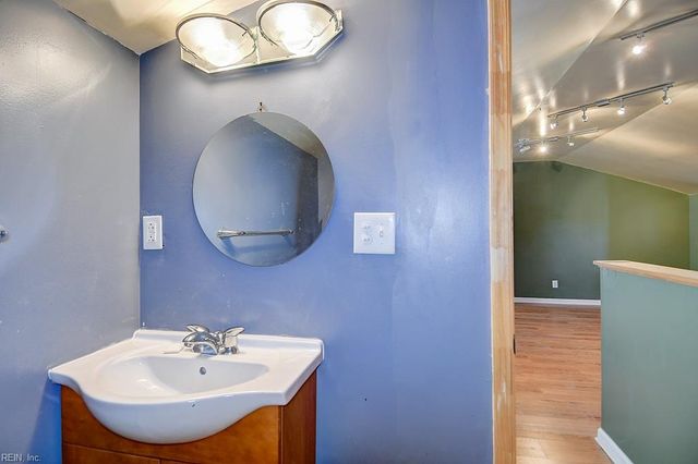 35 N Greenfield AVE, Hampton, VA 23666