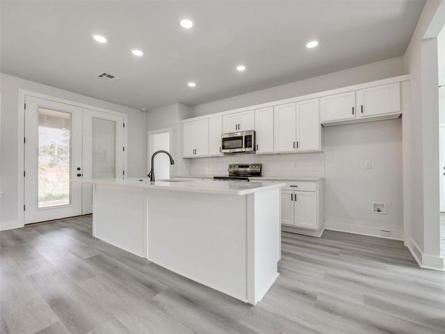 10130 S Meadows Lane, Guthrie, OK 73044