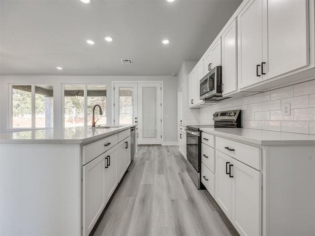 10130 S Meadows Lane, Guthrie, OK 73044