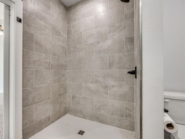 10130 S Meadows Lane, Guthrie, OK 73044