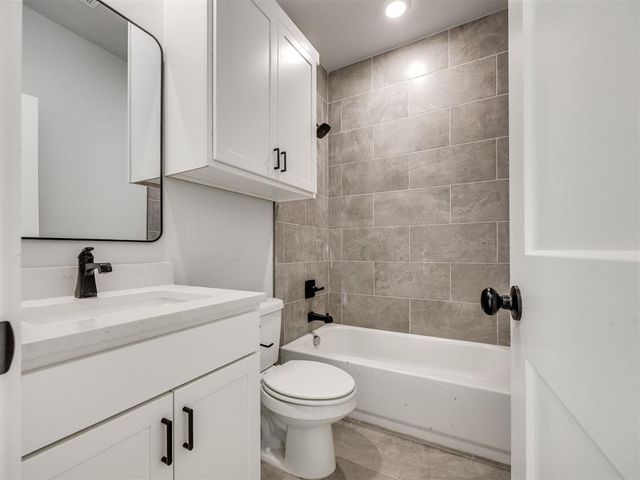 10130 S Meadows Lane, Guthrie, OK 73044