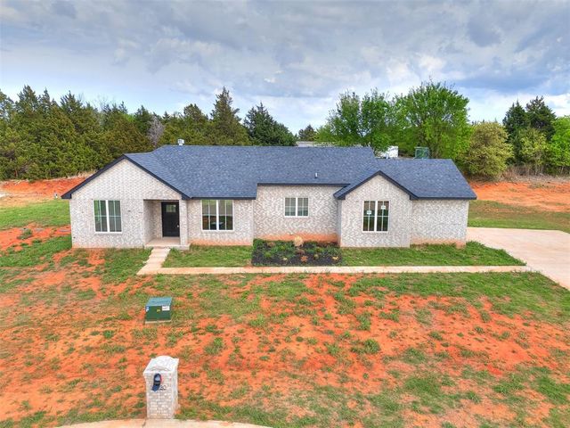 10130 S Meadows Lane, Guthrie, OK 73044