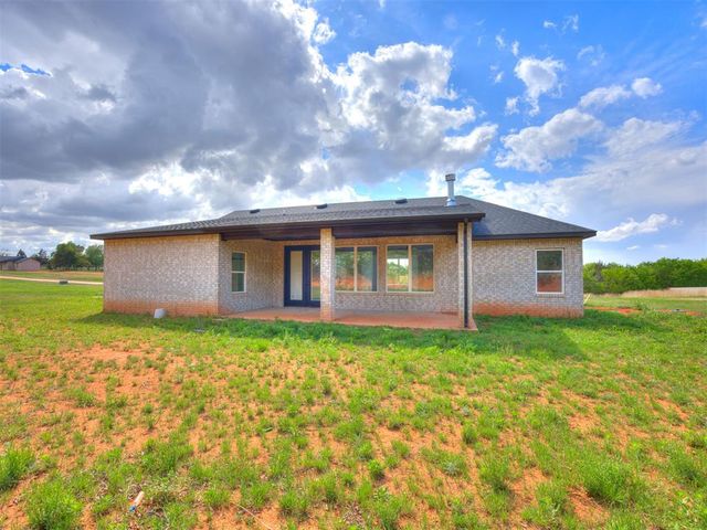10130 S Meadows Lane, Guthrie, OK 73044