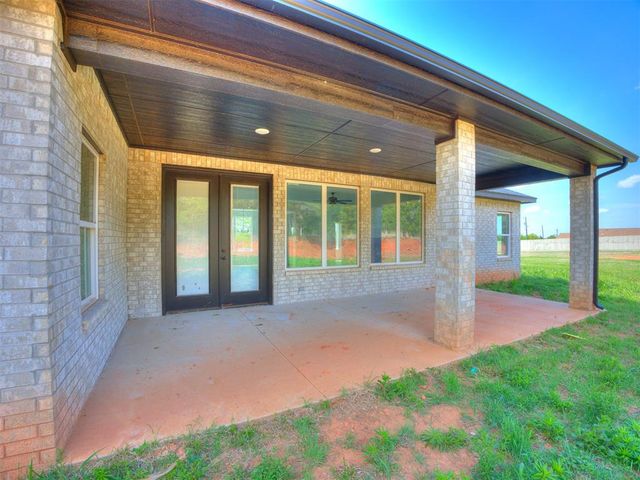 10130 S Meadows Lane, Guthrie, OK 73044