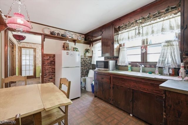 9 Roosevelt Rd, Readington Twp., NJ 08889