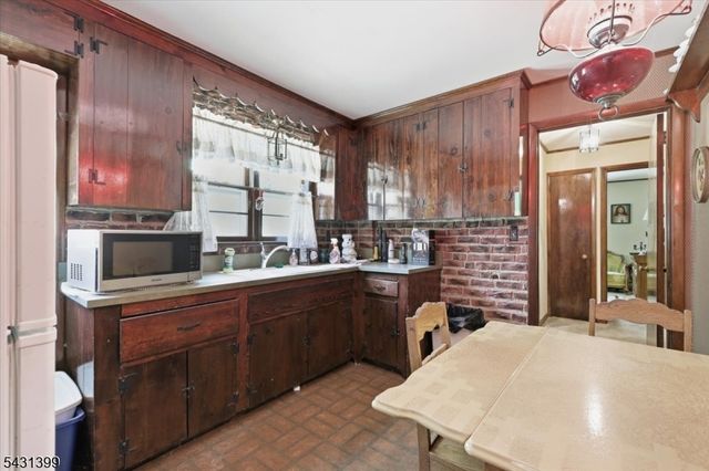9 Roosevelt Rd, Readington Twp., NJ 08889