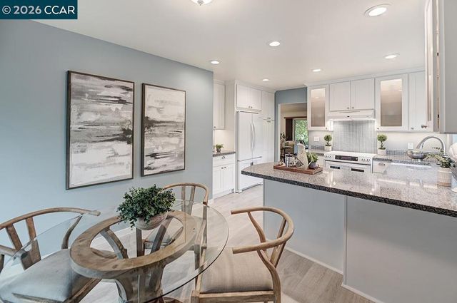 925 Terra California Dr 6, Walnut Creek, CA 94595