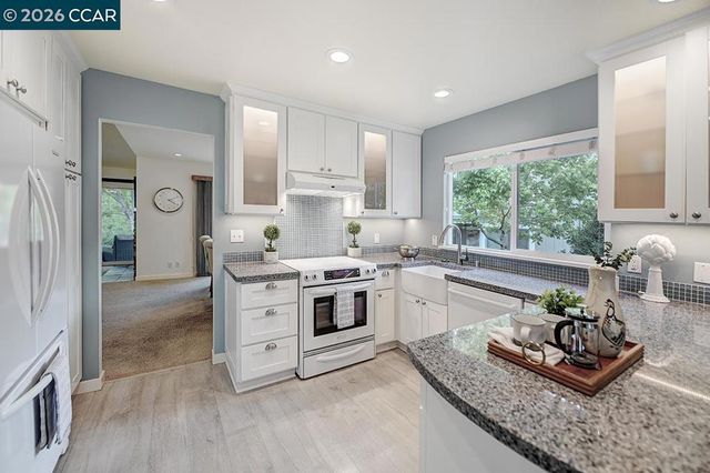 925 Terra California Dr 6, Walnut Creek, CA 94595