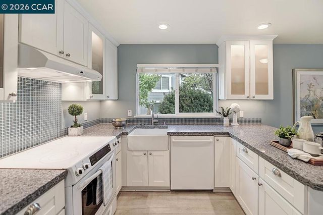 925 Terra California Dr 6, Walnut Creek, CA 94595