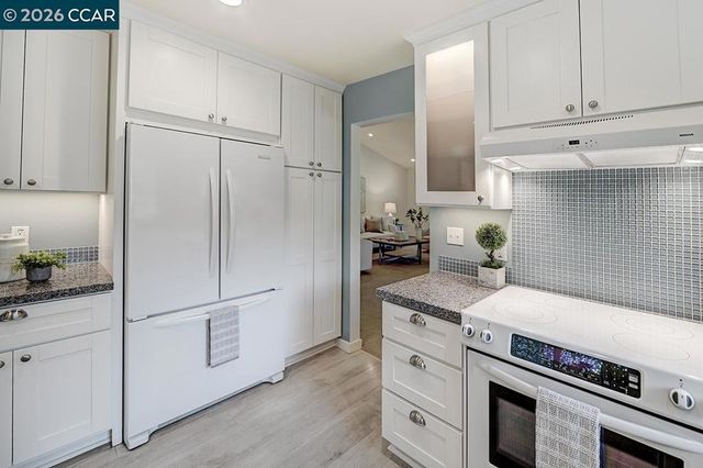 925 Terra California Dr 6, Walnut Creek, CA 94595