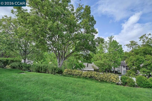 925 Terra California Dr 6, Walnut Creek, CA 94595