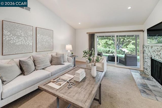 925 Terra California Dr 6, Walnut Creek, CA 94595