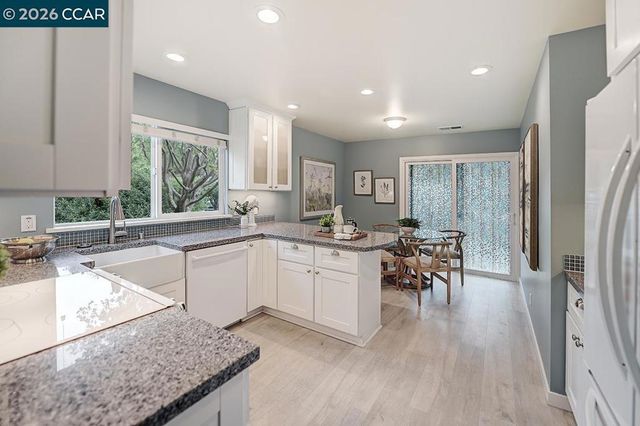 925 Terra California Dr 6, Walnut Creek, CA 94595
