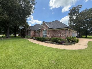 2100 Forest Hills Boulevard, Haughton, LA 71037